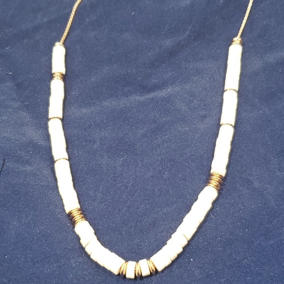 French connection white/gold necklace - Picture 2 of 5